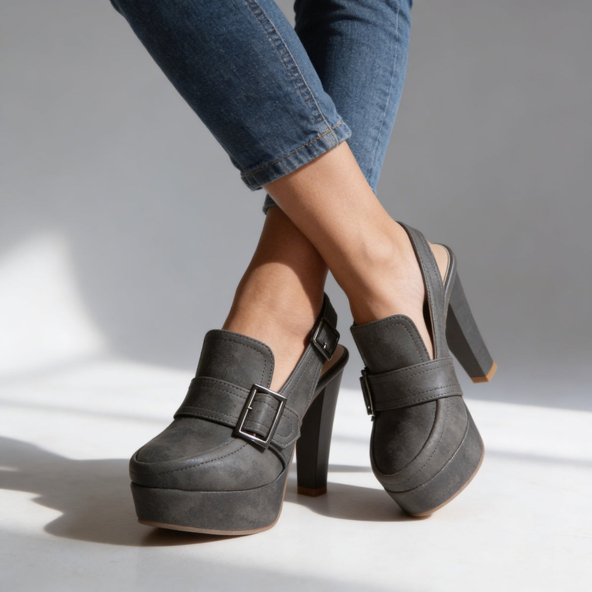 Women's Retro Platform Slingback Heels – Buckle Strap Block Heel Pumps