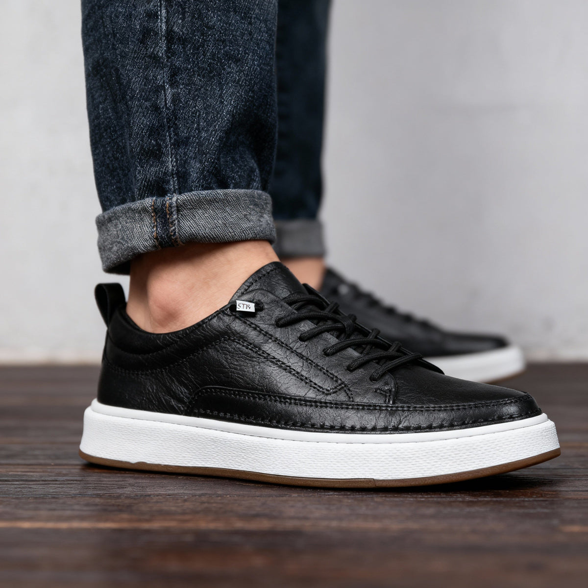 Men's Hand-Stitched Casual Sneakers – Padded Comfort Lace-Up Shoes